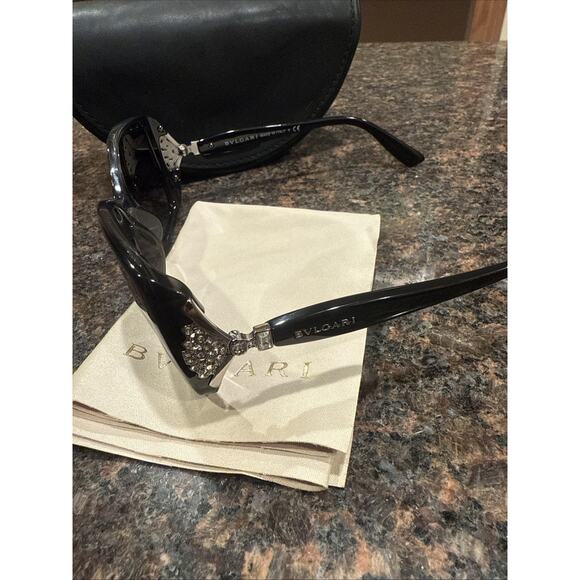Bvlgari BV8113-B 997/8G Cat Eye Sunglasses Black Gold Swarovski Crystals w/ Case main image 6